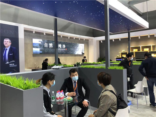 【2021北京展 匠心品质俱显 莫尼集成灶展会首日人气爆棚