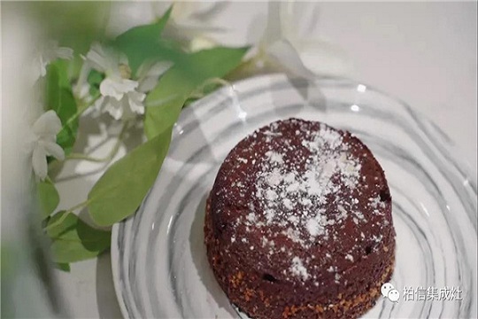 柏信集成灶自制巧克力熔岩蛋糕，吃出幸福感！