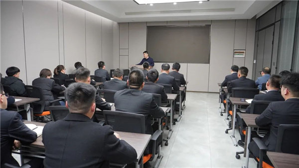 浙派集成灶特召开新年新会议
