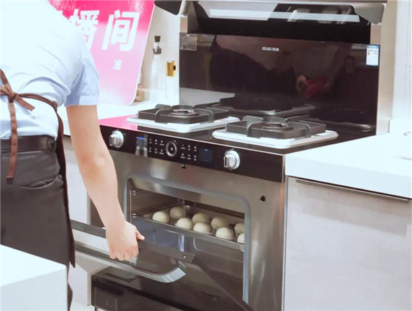 蒸烤一体简化烹饪