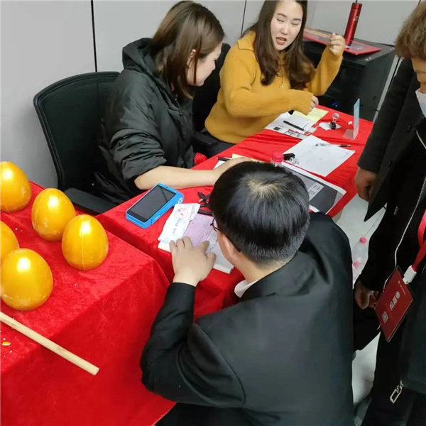 超值抢购 惊喜优惠不断