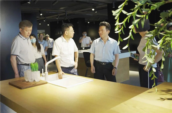 何永明副主任等人实地考察和指导