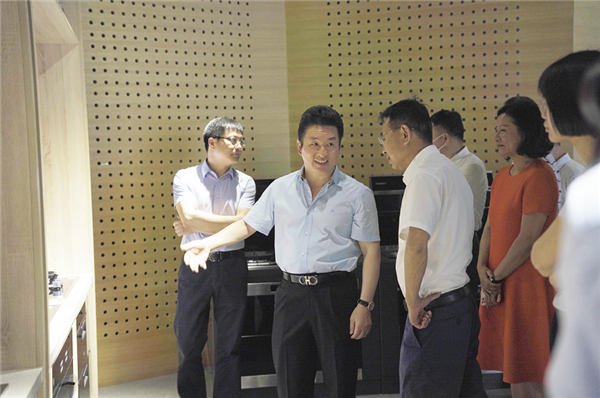 何永明副主任等人实地考察和指导