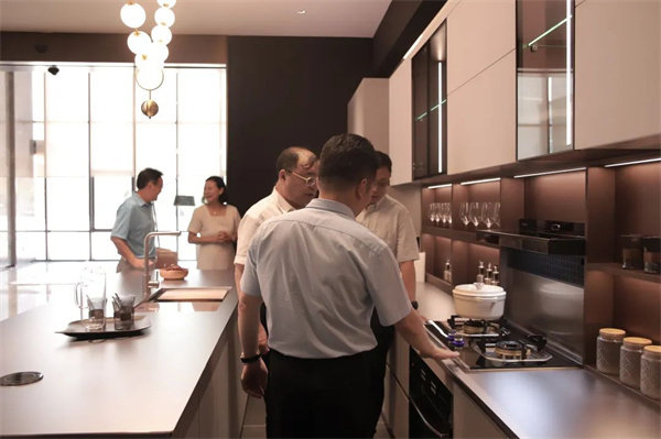 中国五金制品协会张东立理事长一行