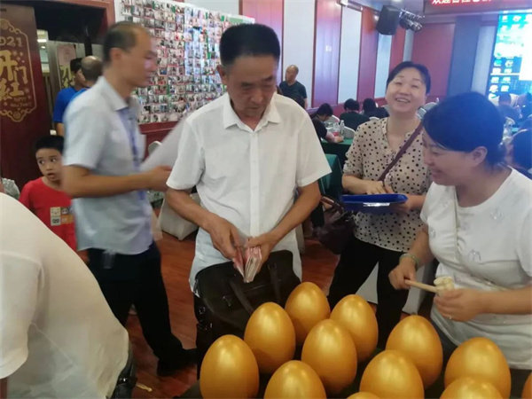 争相申请订货砸金蛋